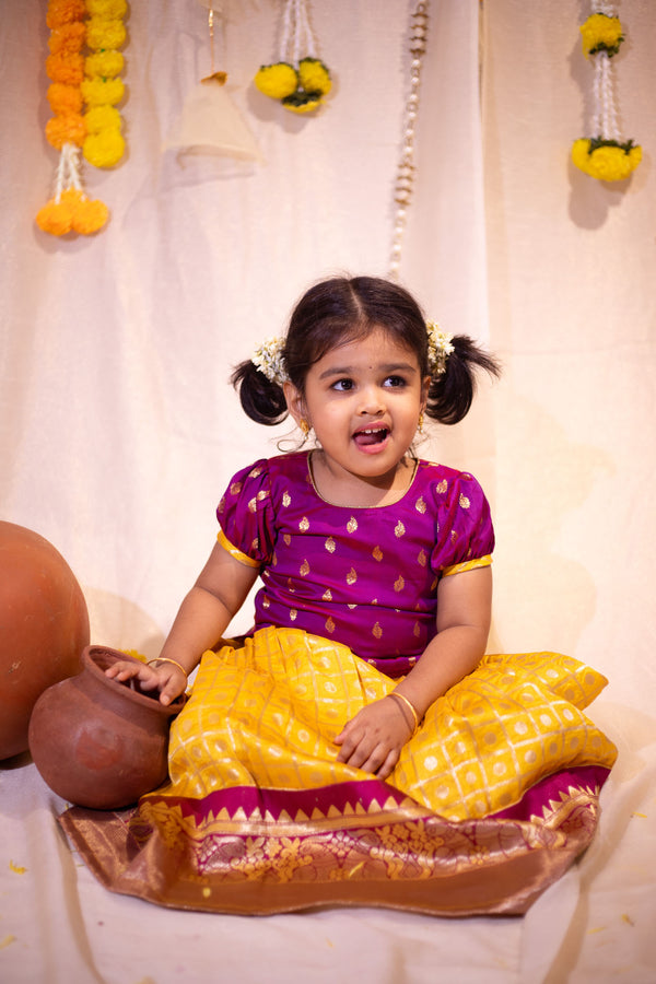 Aakruti Magenta with Yellow Mini