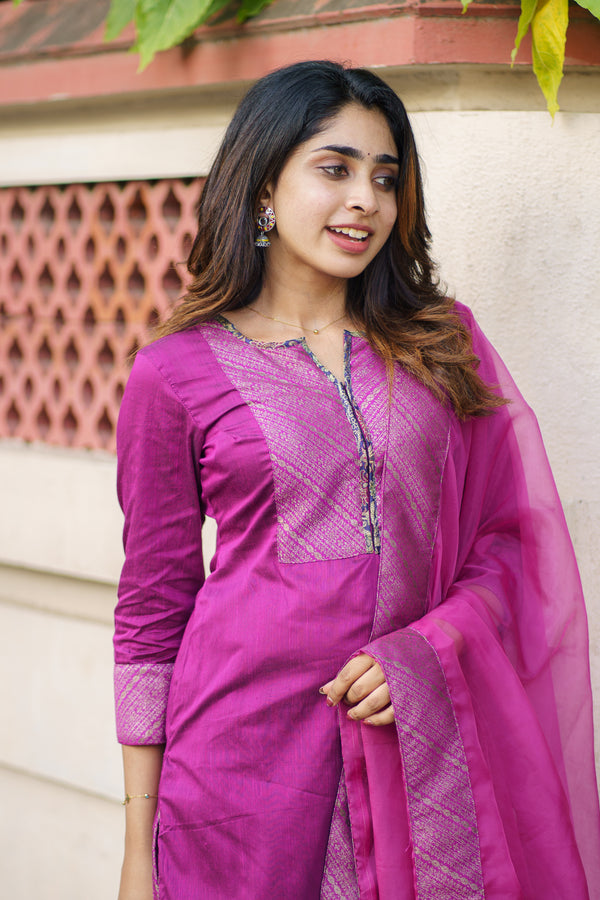 Mithra Magenta Kurti Set
