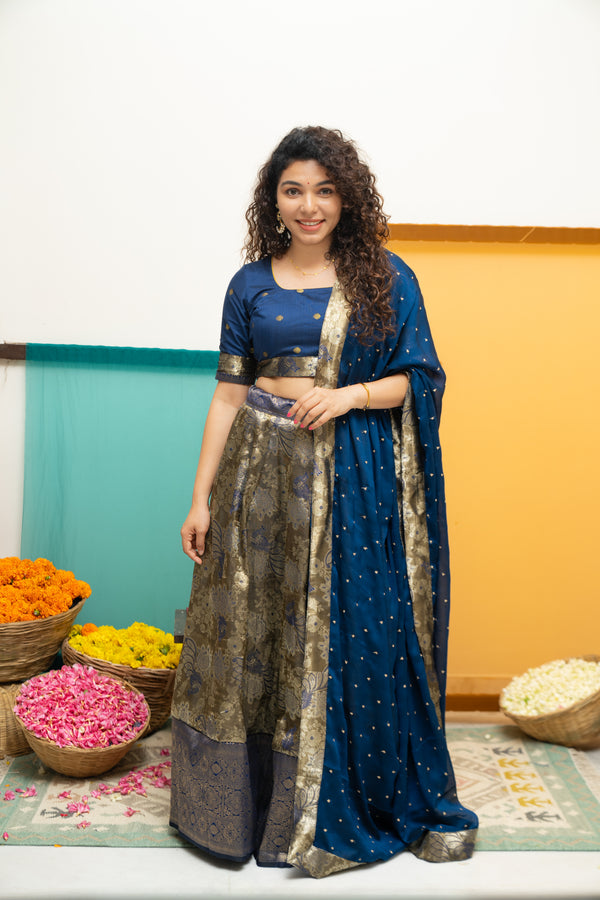 Ishwarya Navy Crop top & Skirt