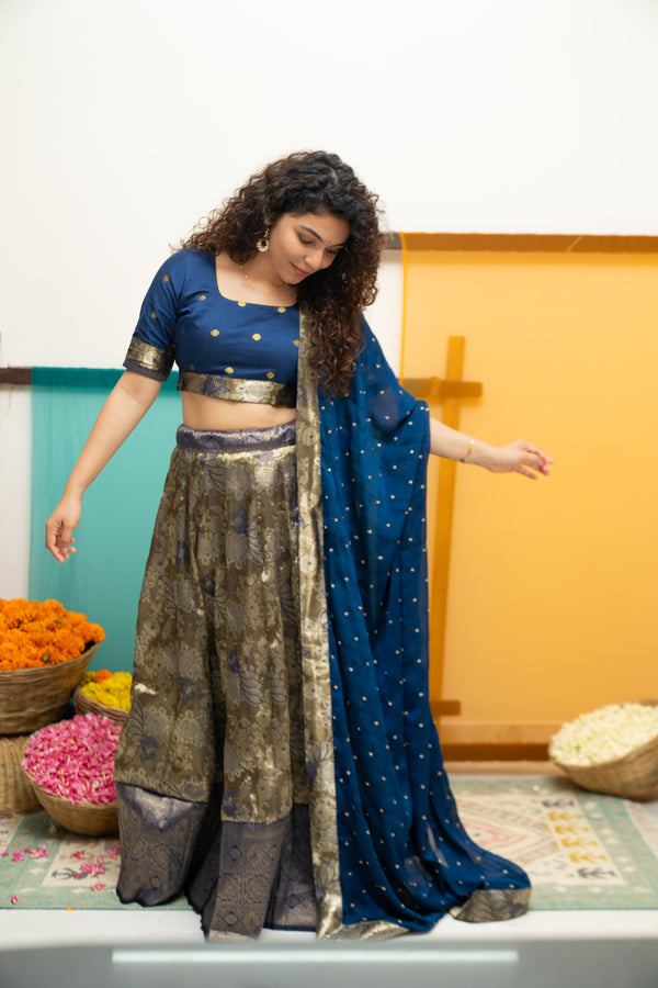 Ishwarya Navy Crop top & Skirt