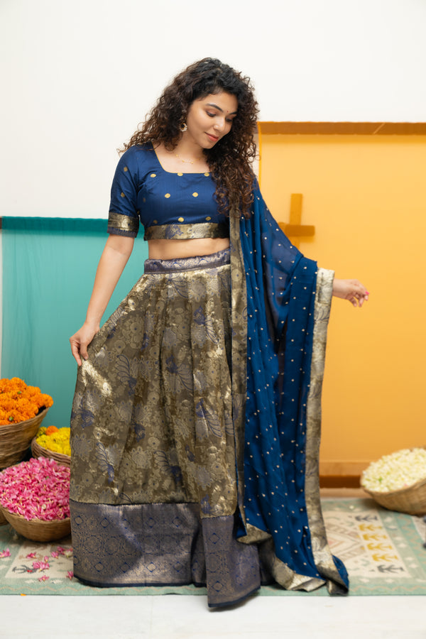 Ishwarya Navy Crop top & Skirt