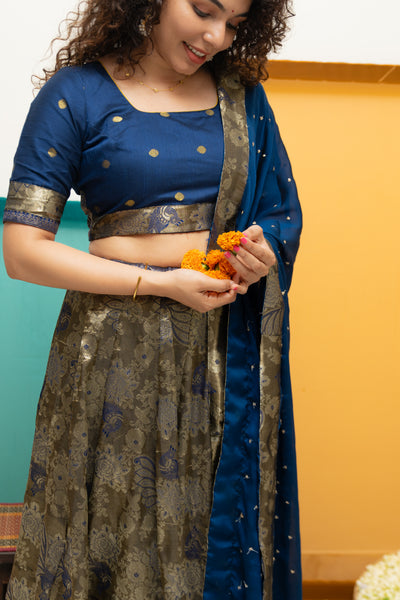 Ishwarya Navy Crop top & Skirt