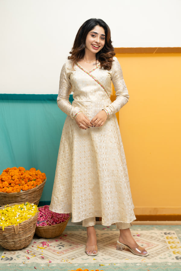 Savitha Ivory with Multi Color stripes dupatta