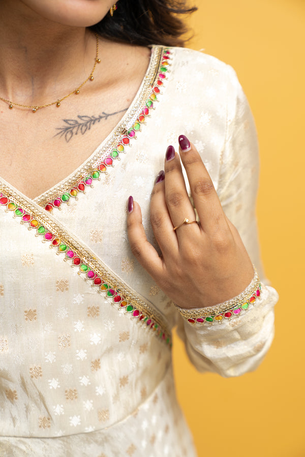 Savitha Ivory with Multi Color stripes dupatta