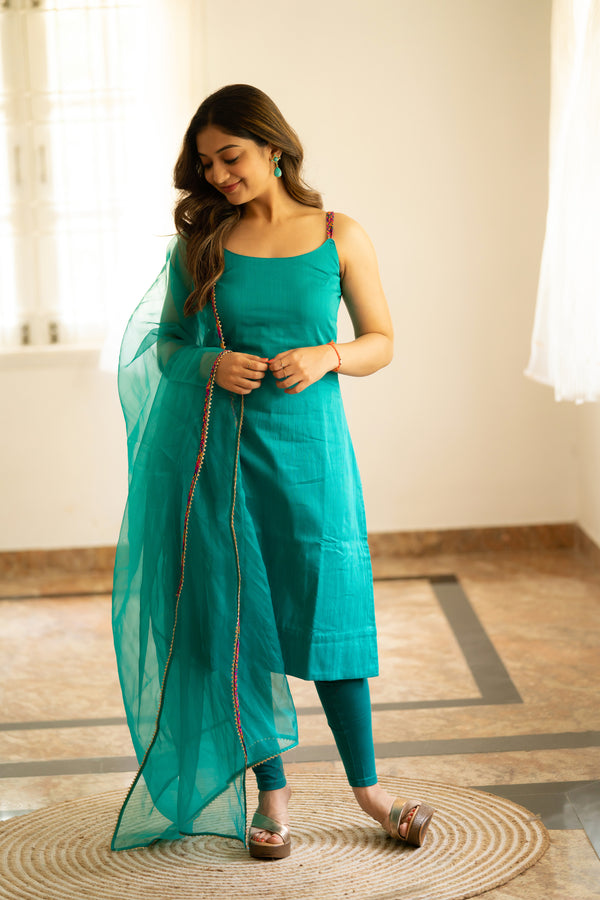 Kanmani Teal