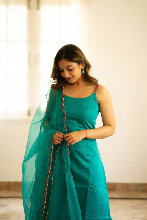 Kanmani Teal
