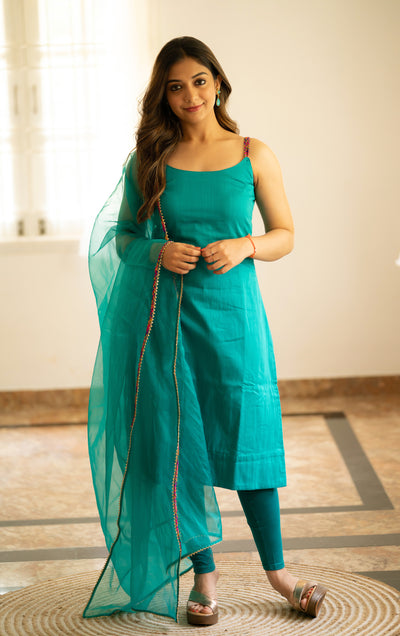 Kanmani Teal